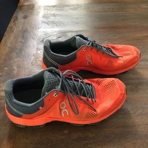 On cloud running shoes Mens 10.5 Swiss engineering